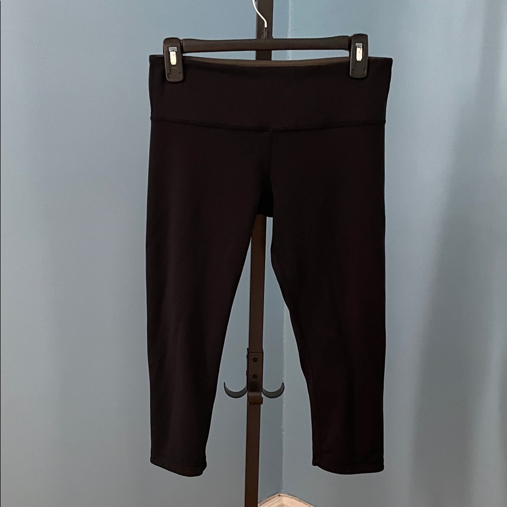 lululemon athletica Reversible Black/Olive Green Cropped Leggings